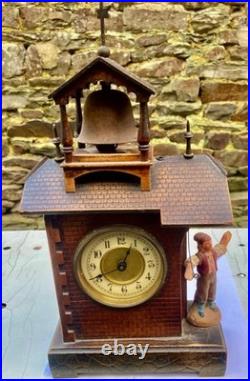 Réveil, pendule automate en terre cuite horloge foret noire