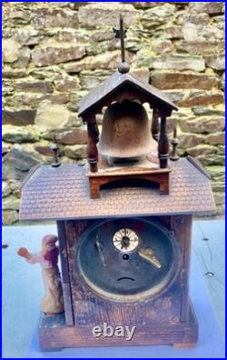 Réveil, pendule automate en terre cuite horloge foret noire