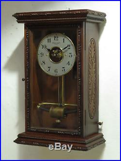 Superbe pendule BULLE CLOCK wood carved collection