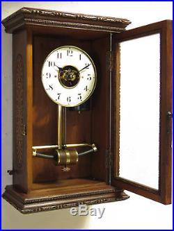 Superbe pendule BULLE CLOCK wood carved collection