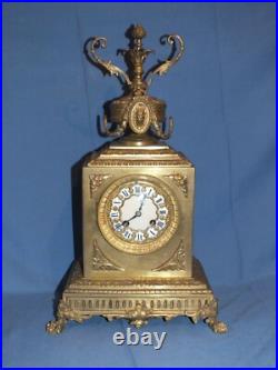 Superbe pendule en bronze style Louis XVI