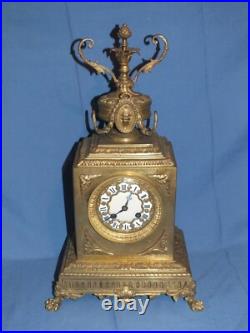 Superbe pendule en bronze style Louis XVI