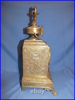 Superbe pendule en bronze style Louis XVI