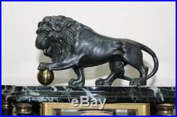 Très belle Pendule Cage au Lion avec ses Cassolettes