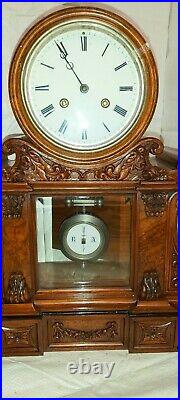 Très belle Pendule horloge Notaire En Bois Carillon comtoise Foret Noire