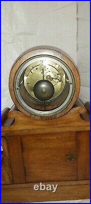 Très belle Pendule horloge Notaire En Bois Carillon comtoise Foret Noire