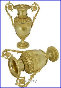 Vases. Kaminuhr Empire clock bronze horloge antique pendule uhren bougeoir